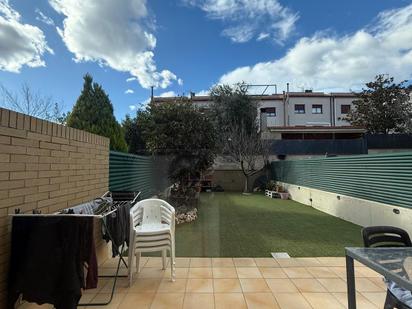 Jardí de Casa adosada en venda en Castellar del Vallès amb Jardí privat, Terrassa i Balcó