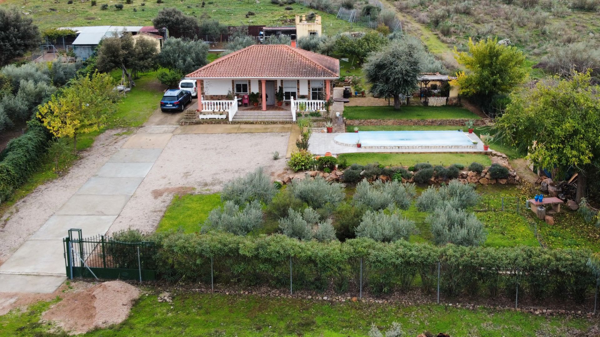 Vista exterior de Casa o xalet en venda en Medellín amb Terrassa, Traster i Piscina