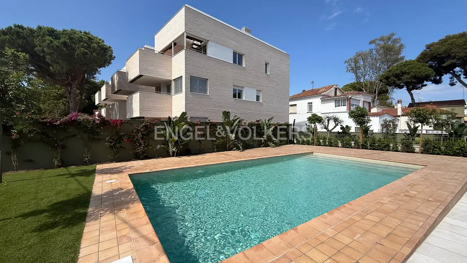Vista exterior de Pis de lloguer en Castelldefels amb Aire condicionat, Calefacció i Parquet