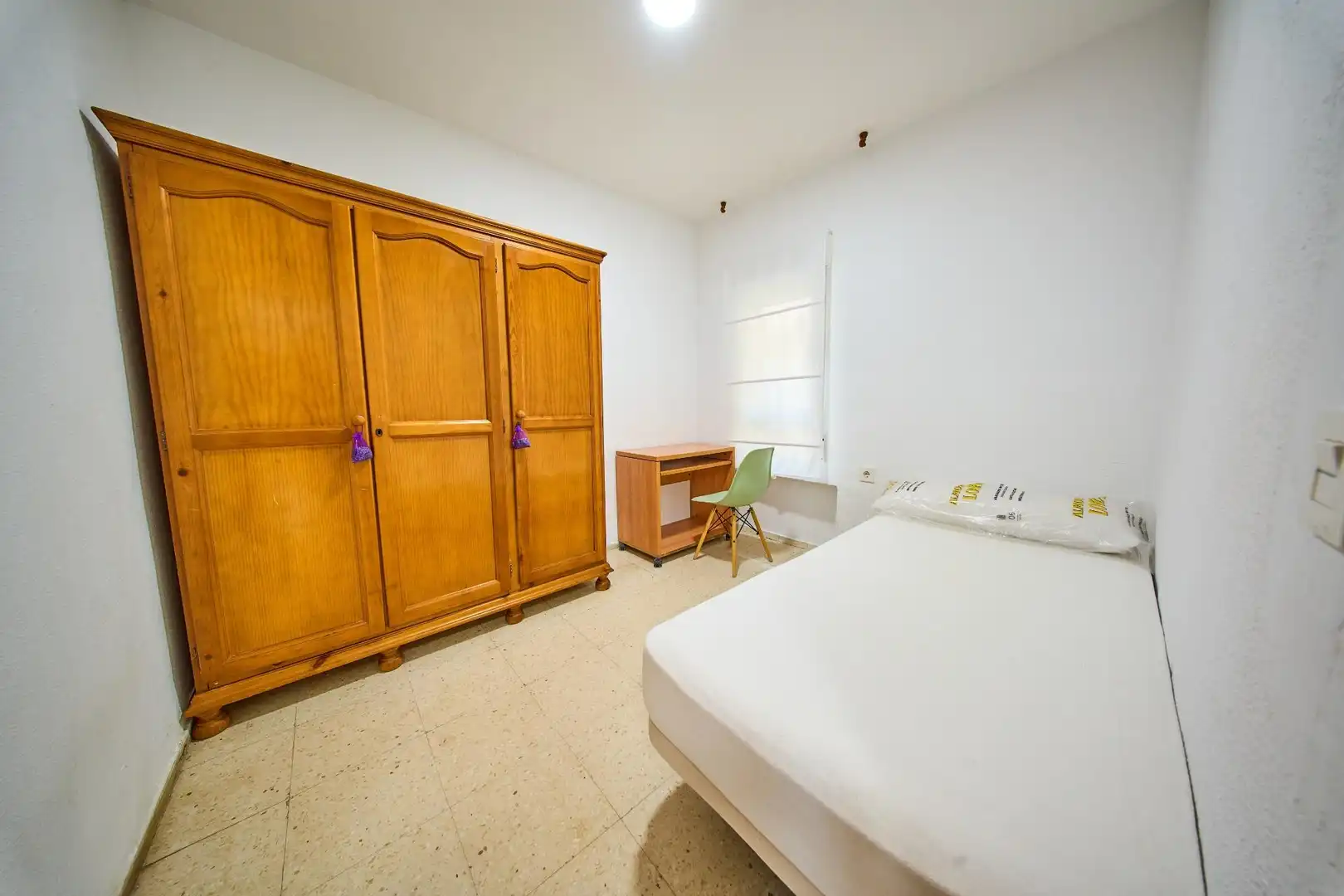 Habitación de Piso para compartir en Granada con Amueblado