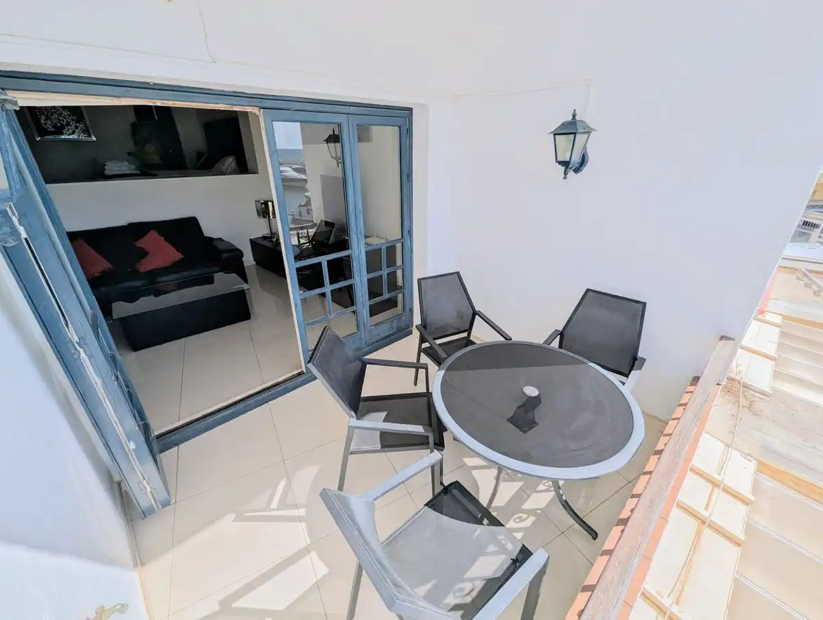 Terraza de Ático en venta en Marbella con Aire acondicionado, Amueblado y Piscina comunitaria