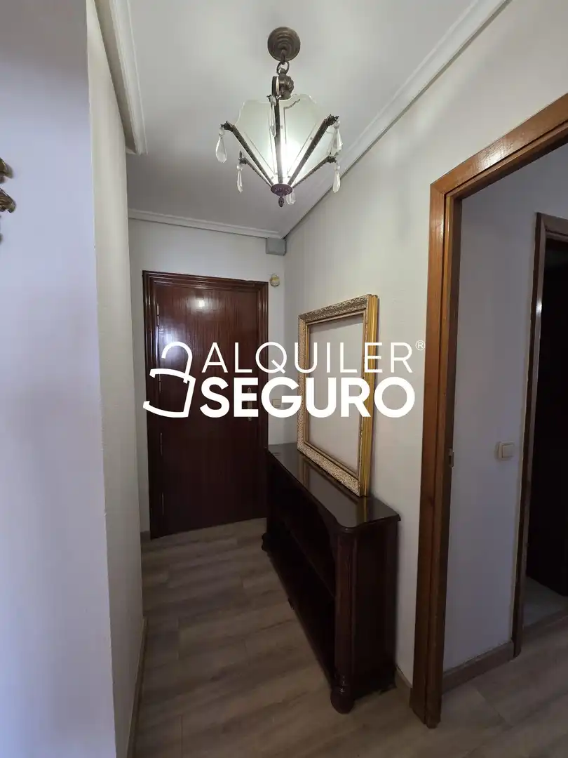 Wohnung zur Miete in Burgos mit Heizung, Terrasse und Möbliert