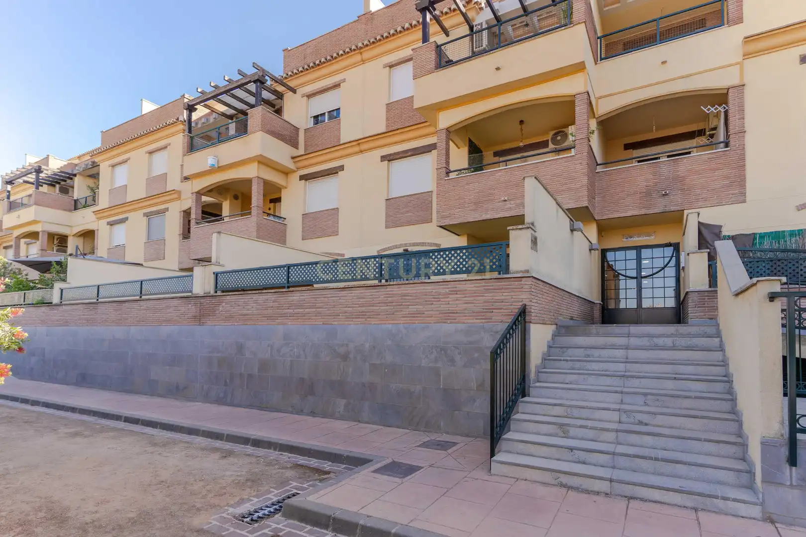 Exterior view of Apartments for sale in Atarfe  with Balcony and Community pool