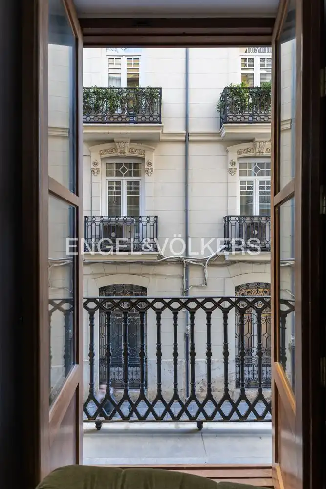 Exterior view of Flat for sale in Valencia  with Heating, Terrace and Storage room