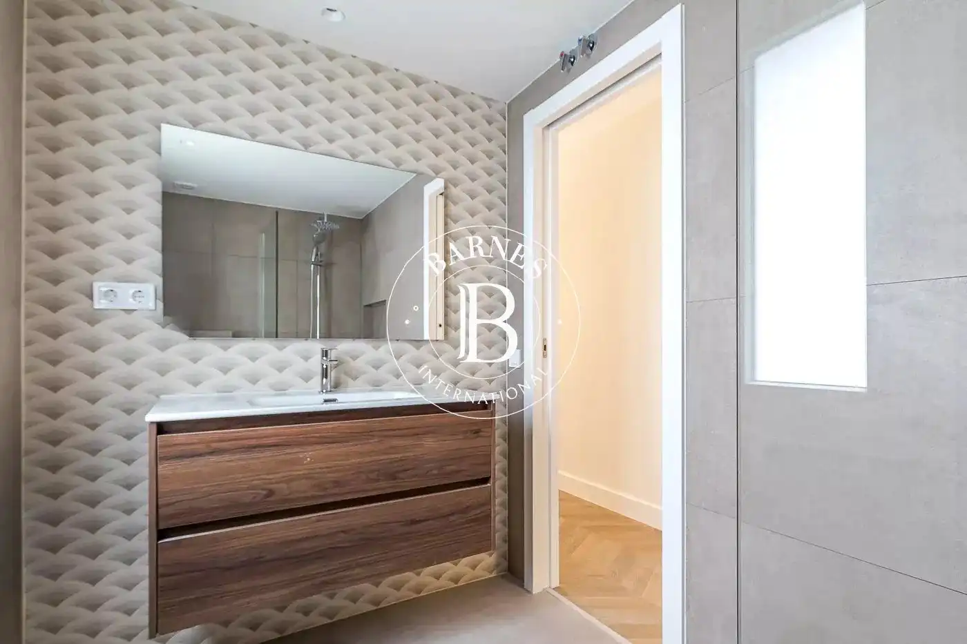 Bathroom of Flat for sale in Madrid  with Air Conditioner, Heating and Furnished