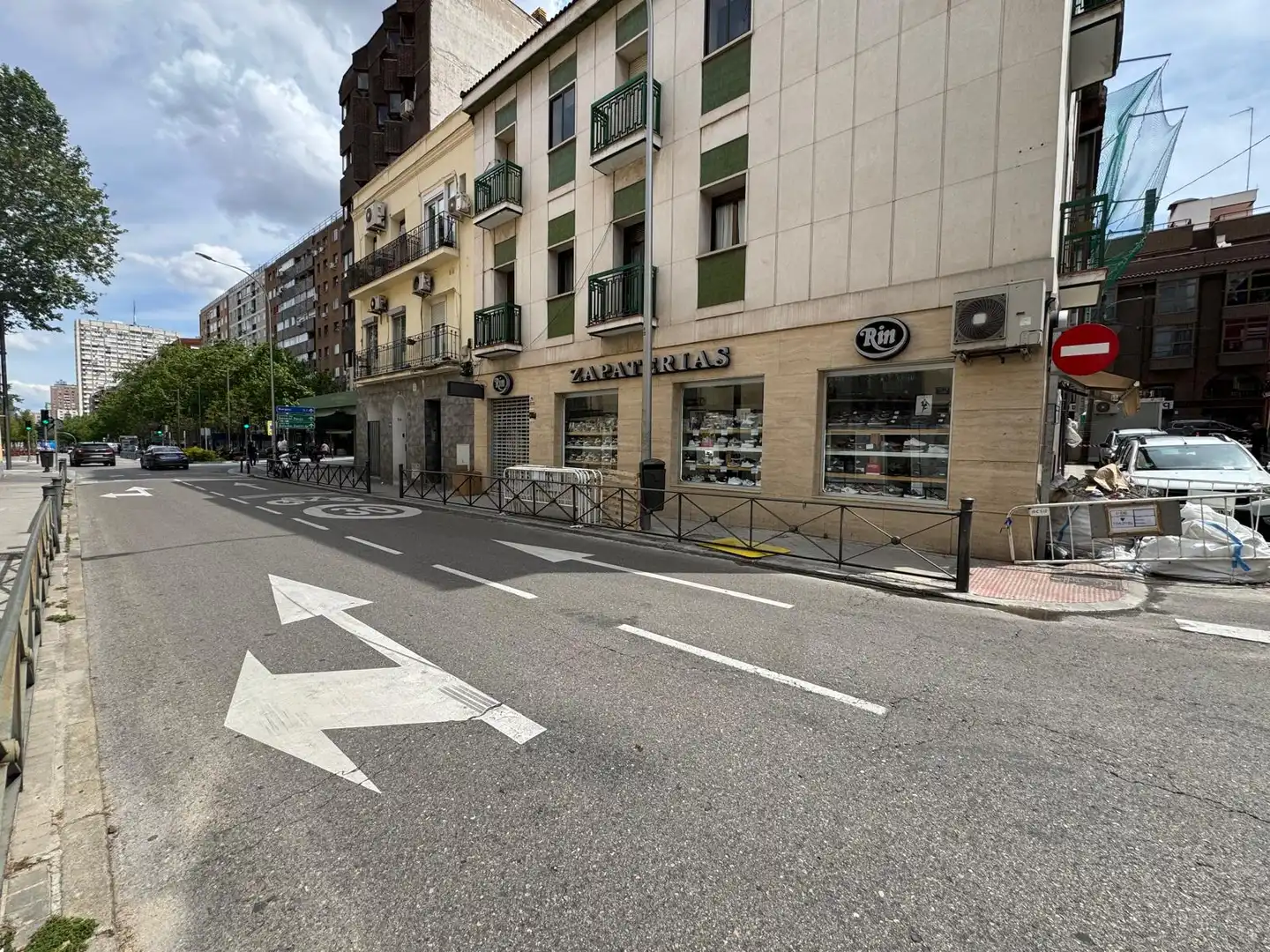 Local comercial en venda a Calle de Ávila, imagen 2