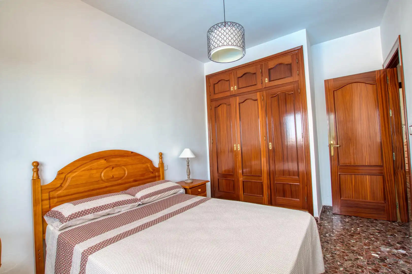 Dormitori de Finca rústica en venda en Periana amb Jardí privat, Terrassa i Piscina