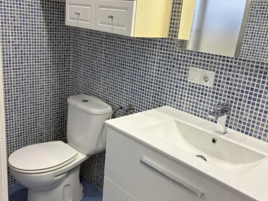Bathroom of Flat for rent in Sagunto / Sagunt  with Air Conditioner, Furnished and Oven
