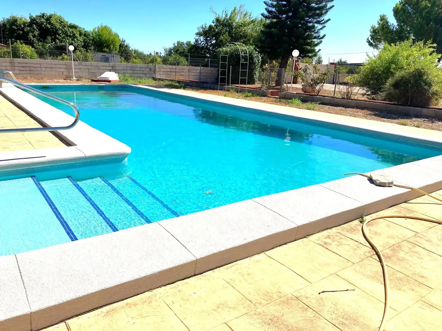 Casa rústica amb piscina en venda a Els Poblets
