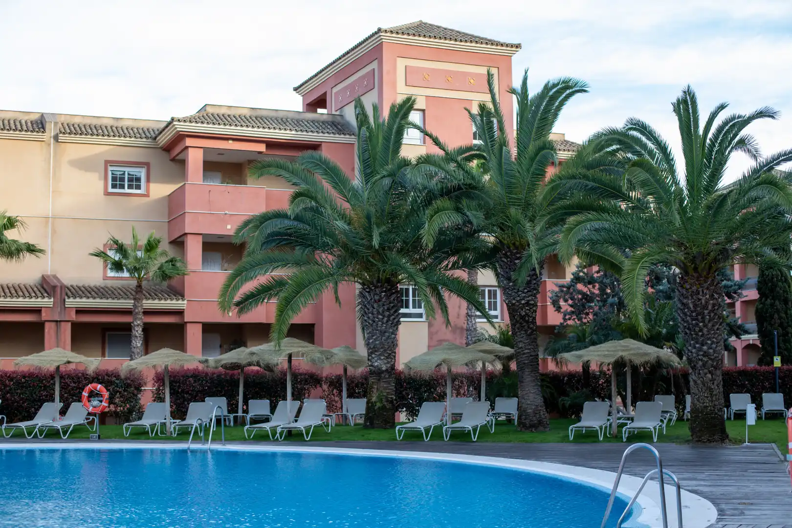 Piscina de Apartamento en venta en Islantilla con Aire acondicionado, Calefacción y Terraza