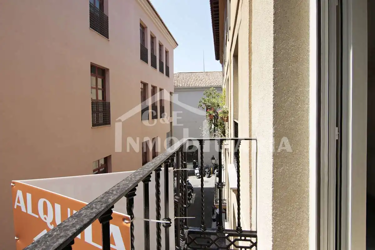 Vista exterior de Apartamento de alquiler en Granada con Aire acondicionado, Calefacción y Parquet