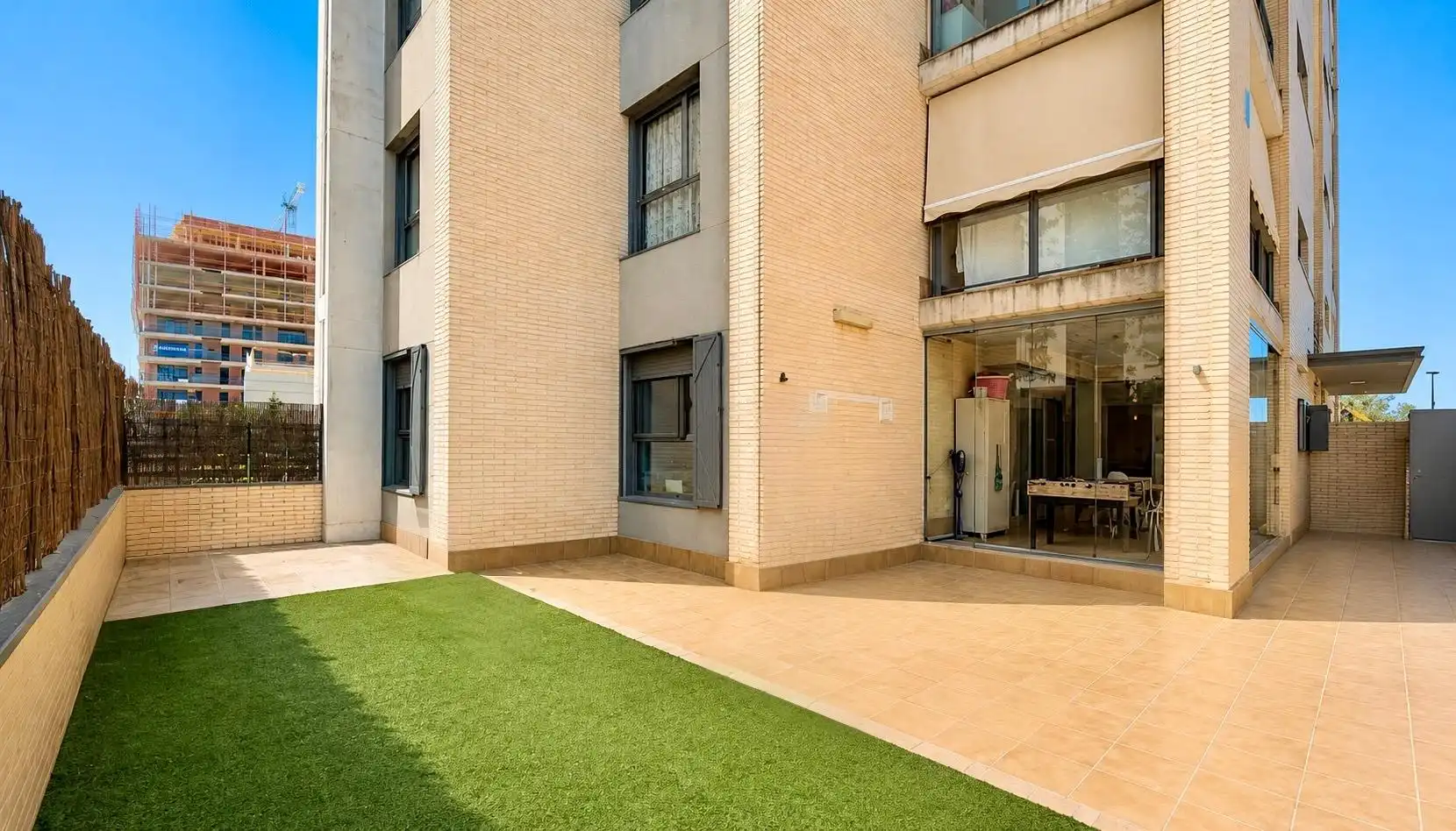 Terraza de Planta baja en venta en Paterna con Aire acondicionado, Calefacción y Jardín privado