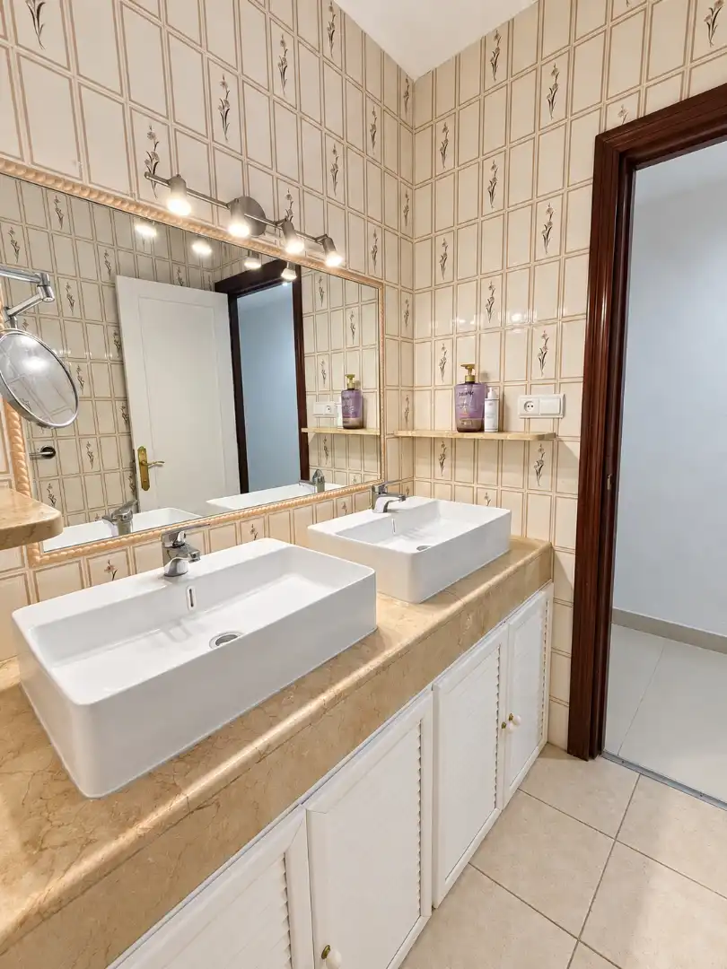 Baño de Piso de alquiler en Alameda - Mentidero - Teatro Falla