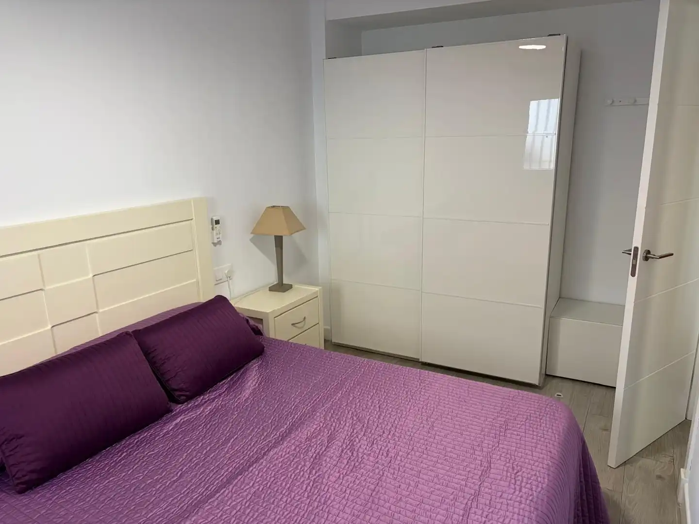 Schlafzimmer von Wohnung zur Miete in Cádiz mit Klimaanlage und Möbliert