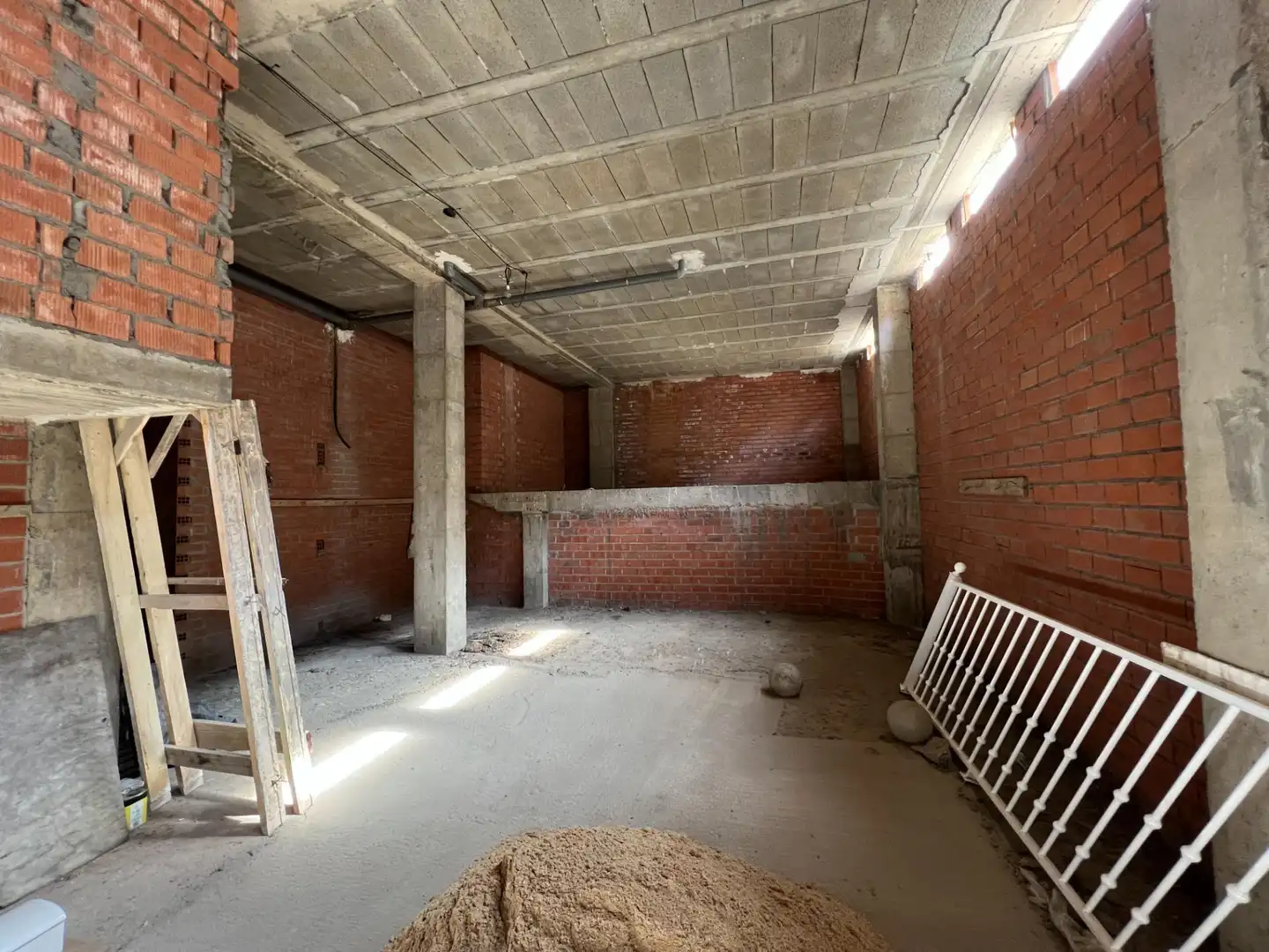 Local comercial en venda a Zona Alta, imagen 3