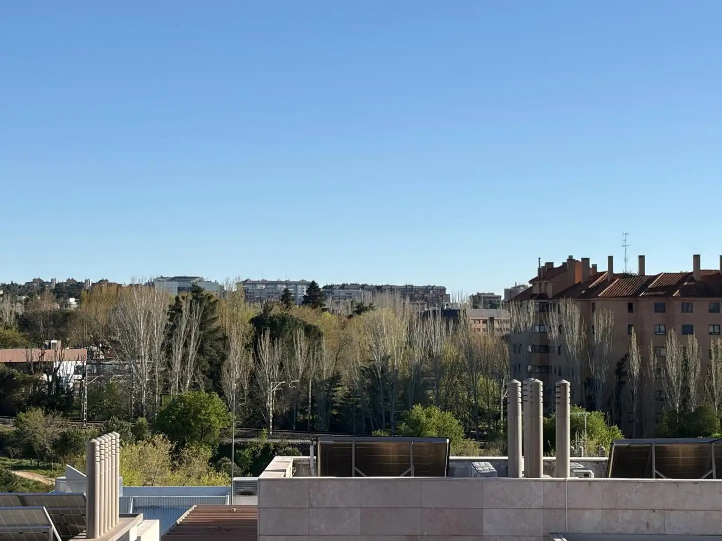 Vista exterior de Piso en venta en Madrid con Aire acondicionado, Calefacción y Jardín privado