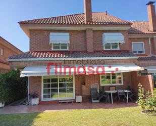 Exterior view of House or chalet for sale in Villaviciosa de Odón  with Private garden and Terrace
