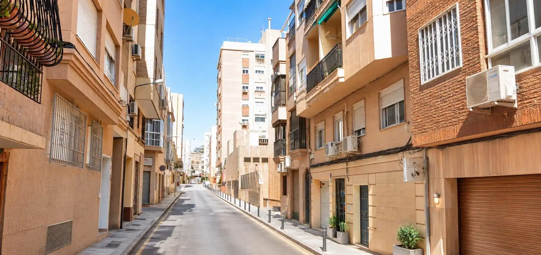 Vista exterior de Apartament de lloguer en Almería amb Moblat i Balcó
