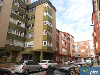 Exterior view of Flat for sale in Valladolid Capital  with Heating, Parquet flooring and Terrace