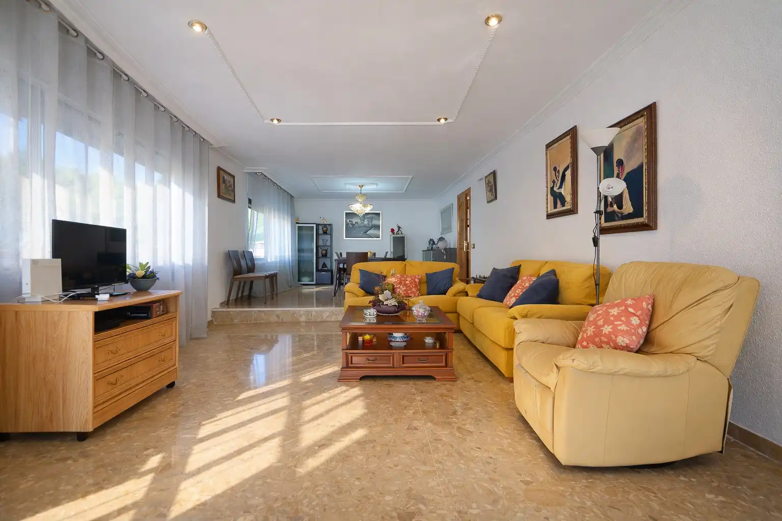 Sala d'estar de Casa o xalet en venda en Tarragona amb Aire condicionat, Calefacció i Jardí privat