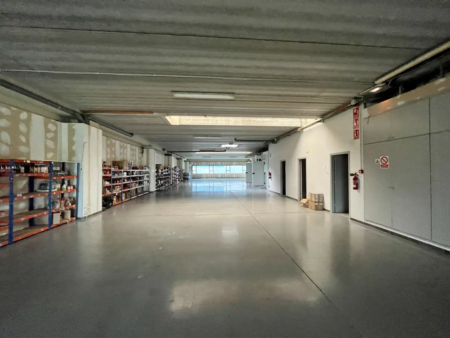 Fabrikhallen zur Miete in El Prat de Llobregat mit Alarm