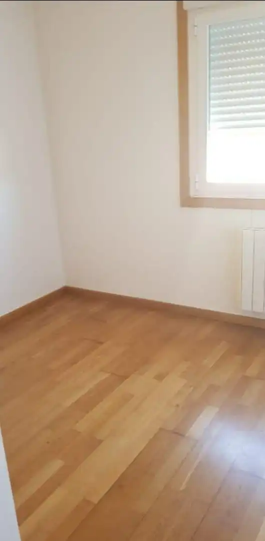 Schlafzimmer von Wohnung zum Verkauf in Vilagarcía de Arousa mit Parkett, Abstellraum und Ofen