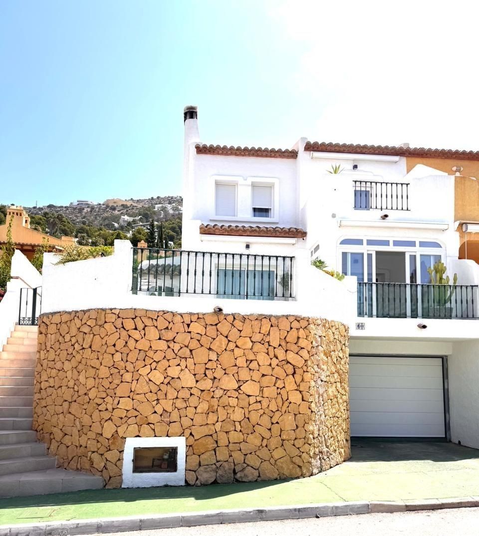 Exterior view of Single-family semi-detached for sale in Altea  with Air Conditioner, Private garden and Terrace