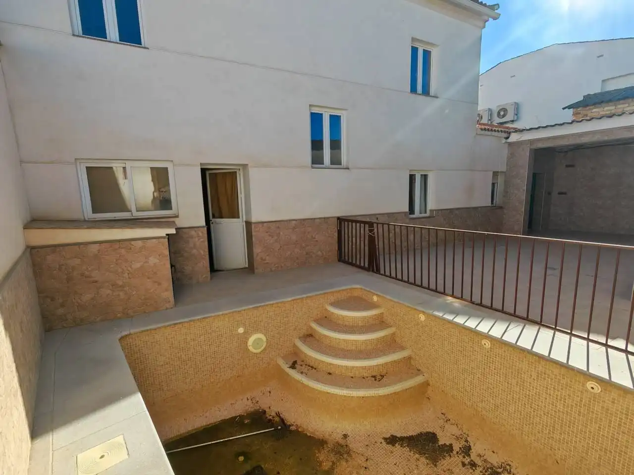 Piscina de Casa o xalet en venda en Moraleda de Zafayona amb Aire condicionat, Calefacció i Jardí privat