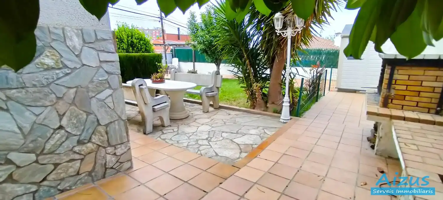 Terrassa de Casa o xalet en venda en Cerdanyola del Vallès amb Aire condicionat, Calefacció i Jardí privat
