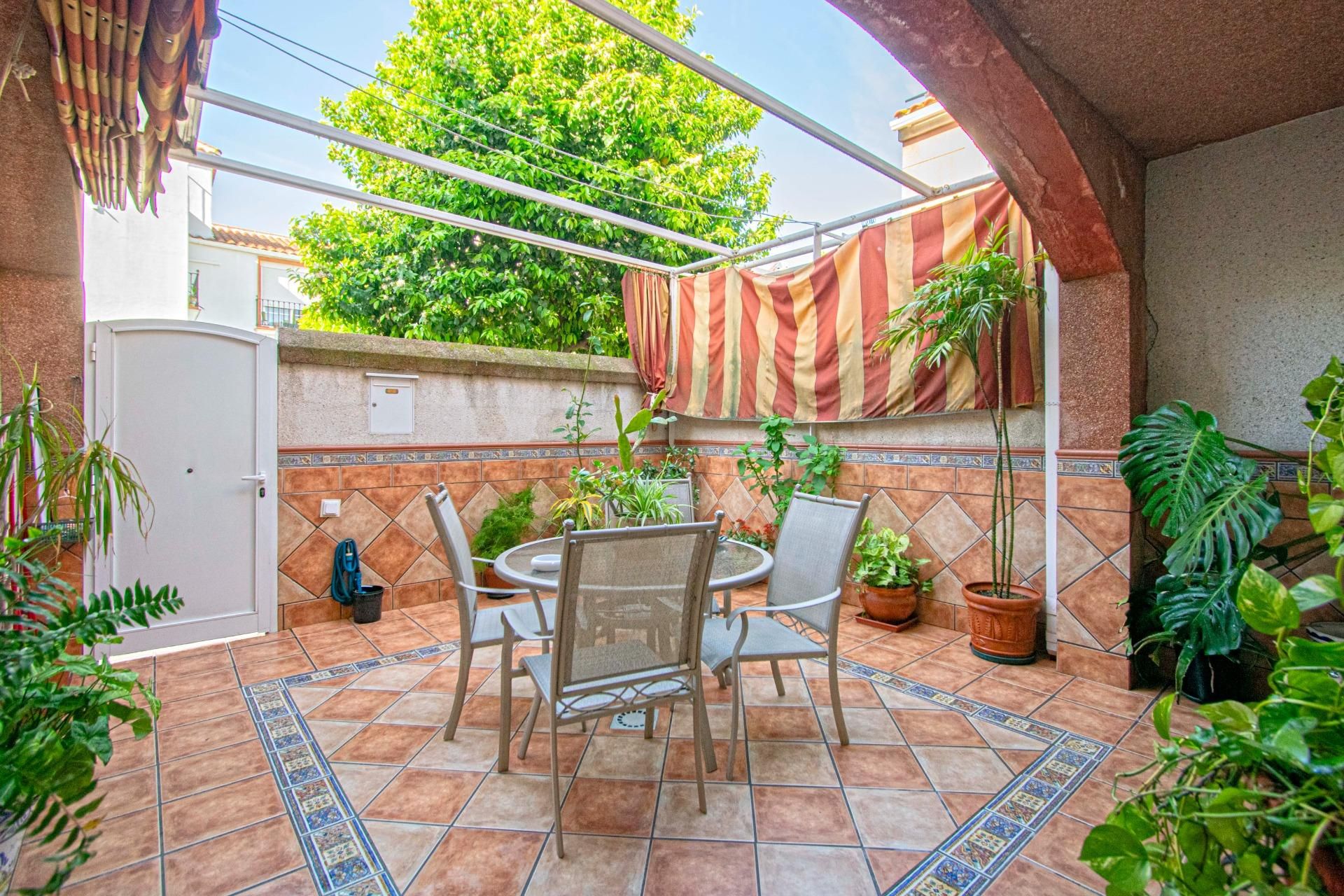 Terrace of Single-family semi-detached for sale in  Sevilla Capital  with Air Conditioner and Community pool