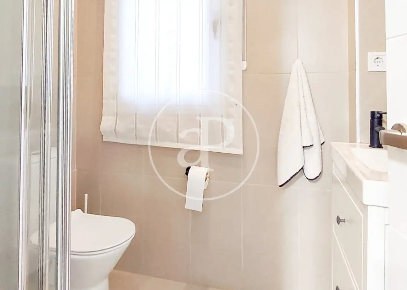 Bathroom of Flat for rent in Madrid  with Heating and Furnished