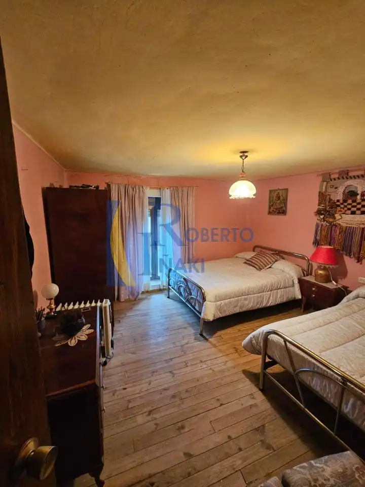 Dormitori de Casa o xalet en venda en Valdemora amb Jardí privat