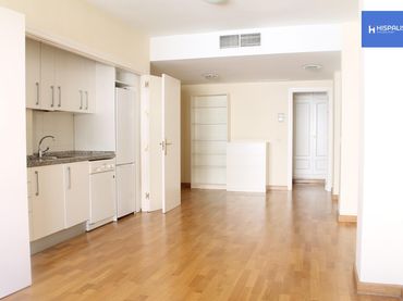 Estudio con ascensor en venta en Calle AMADOR DE LOS RIOS