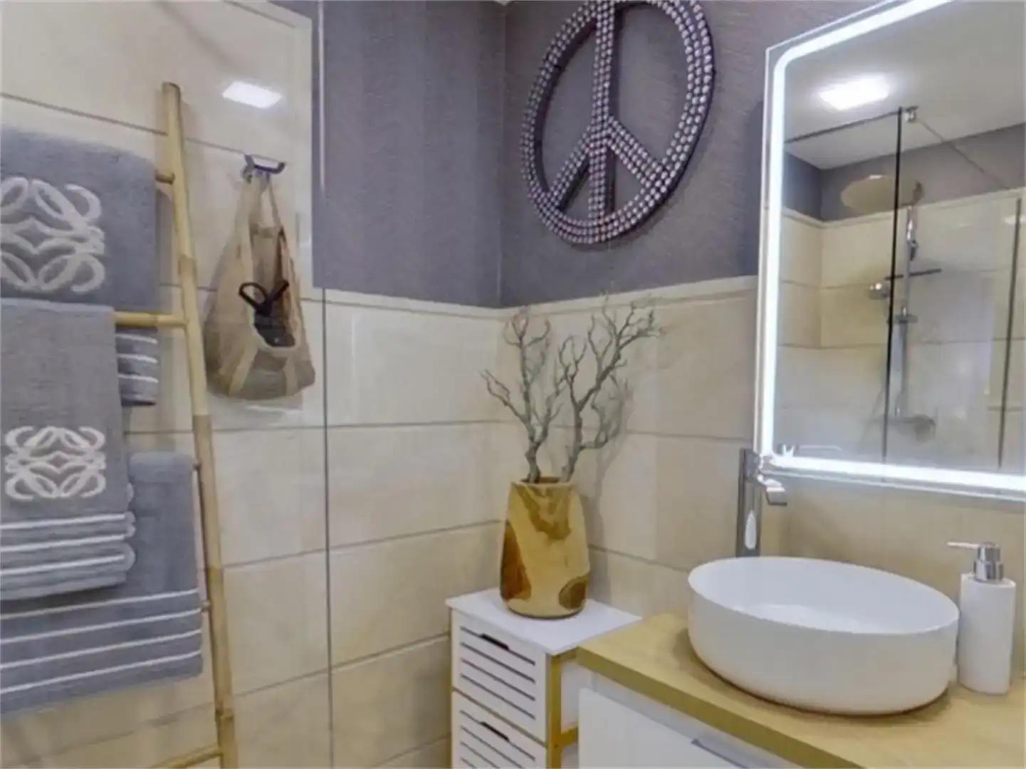 Bany de Apartament en venda en Marbella amb Aire condicionat i Piscina