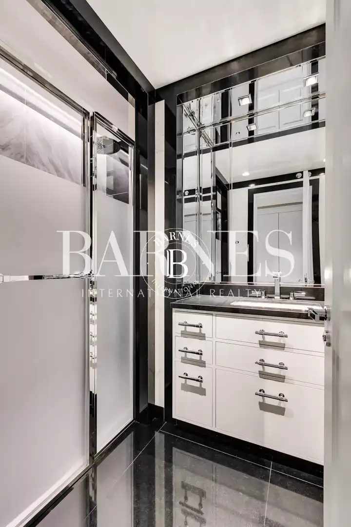Badezimmer von Wohnung zur Miete in Madrid mit Klimaanlage, Heizung und Abstellraum