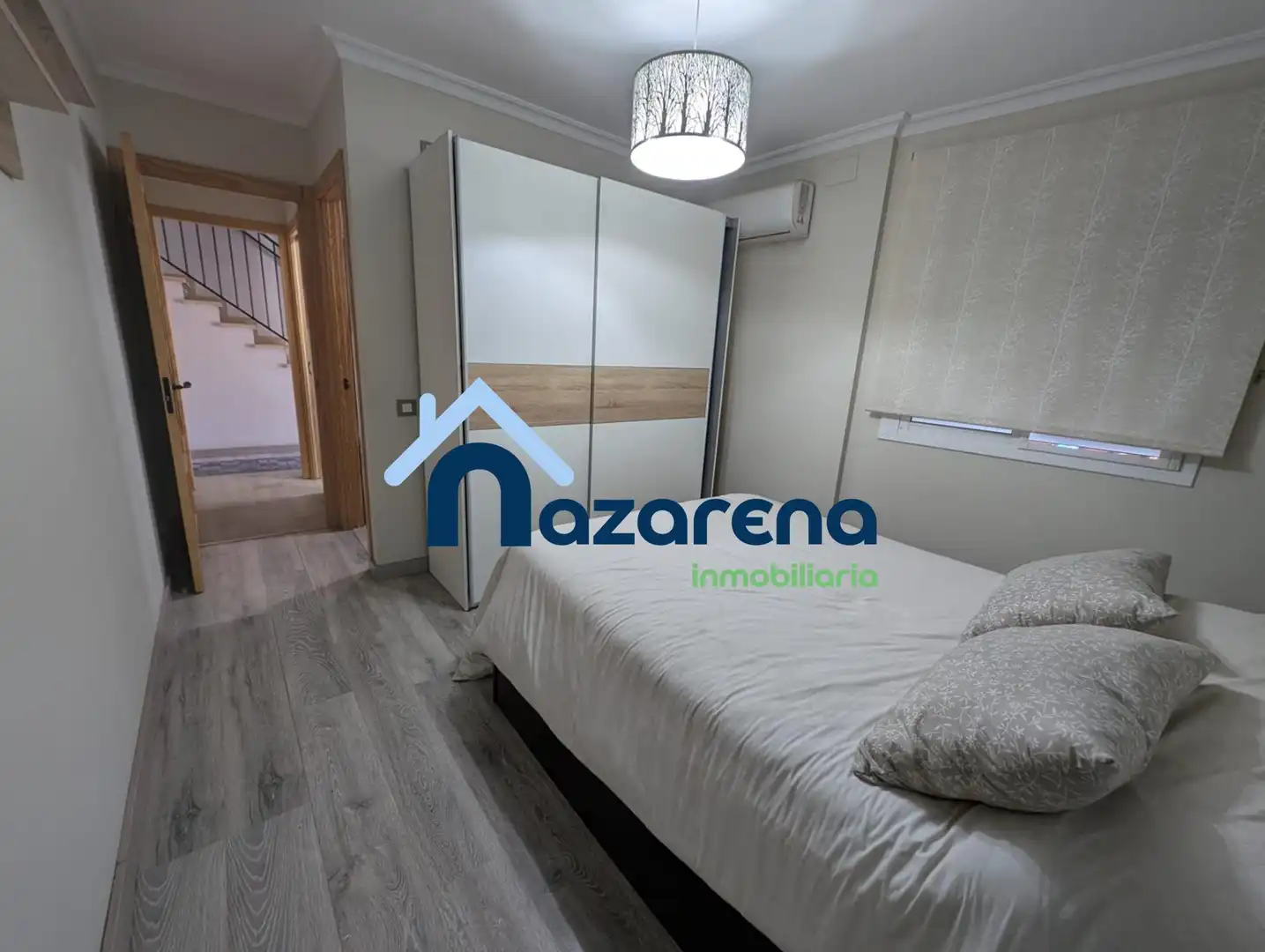 Dormitori de Casa o xalet en venda en Dos Hermanas amb Aire condicionat, Jardí privat i Parquet