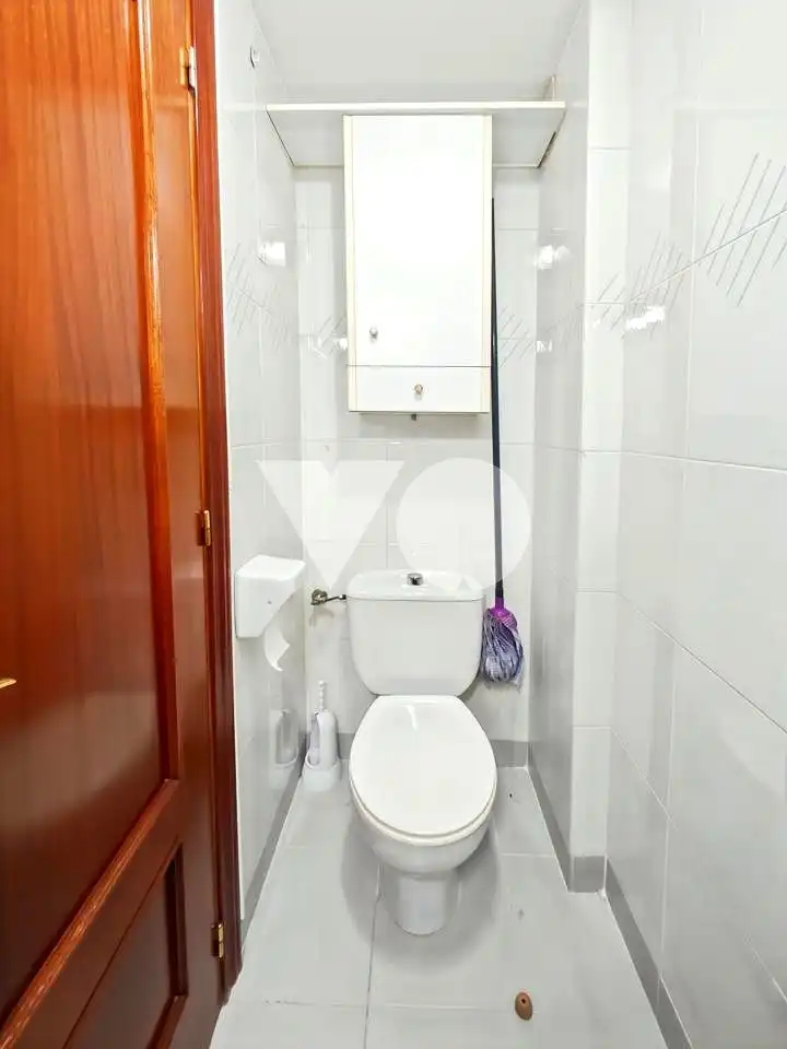 Badezimmer von Wohnung zum Verkauf in Barajas