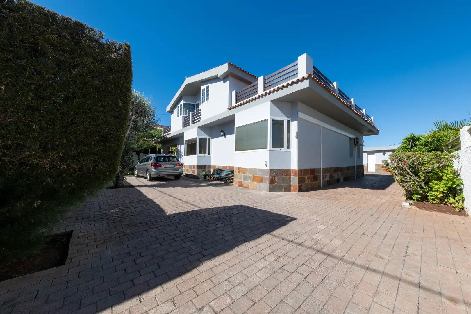 Vista exterior de Casa o xalet en venda en Las Palmas de Gran Canaria amb Jardí privat, Terrassa i Traster