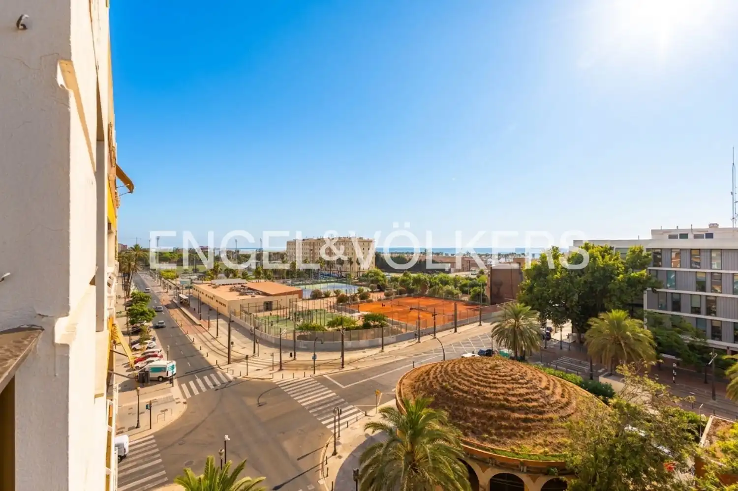 Außenansicht von Wohnung zur Miete in Valencia mit Klimaanlage, Heizung und Parkett