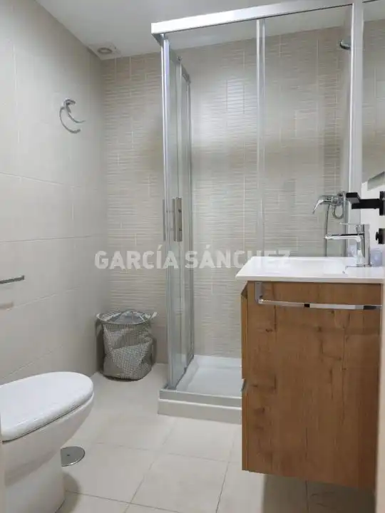 Bany de Apartament en venda en Boiro amb Traster, Moblat i Forn