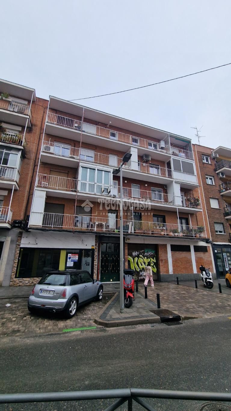 Vista exterior de Local en venta en  Madrid Capital con Alarma