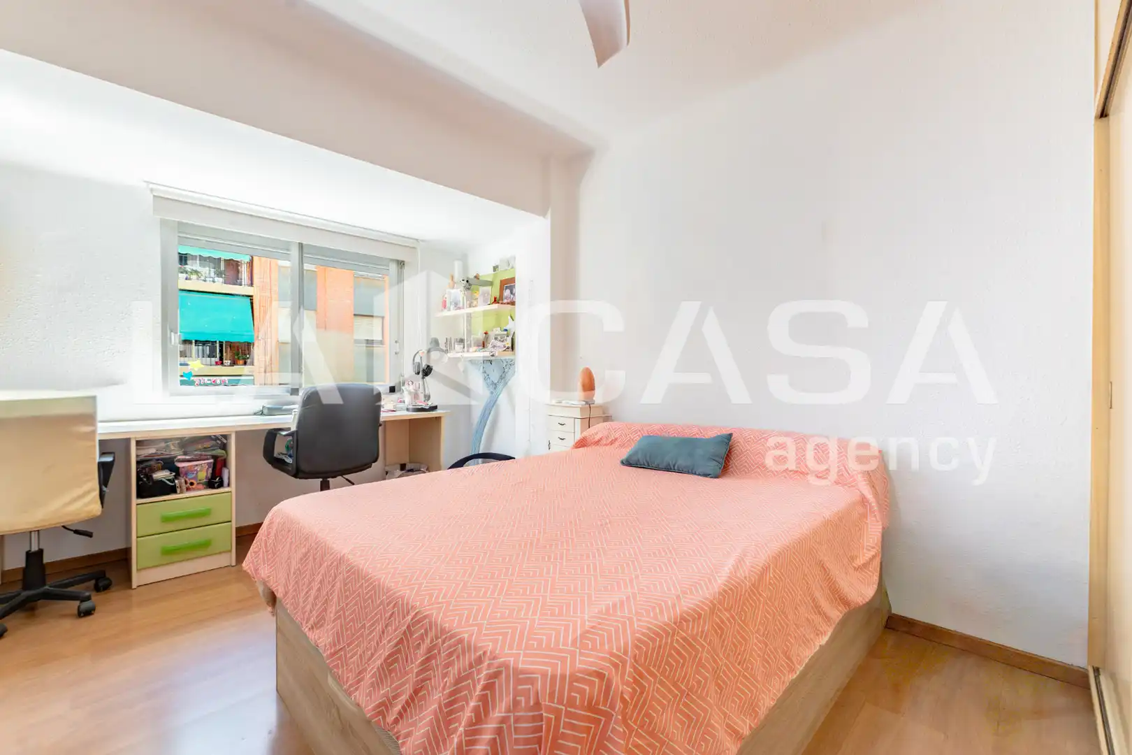 Piso con terraza en venta en Carrer del Poeta Mas i Ros, imagen 13