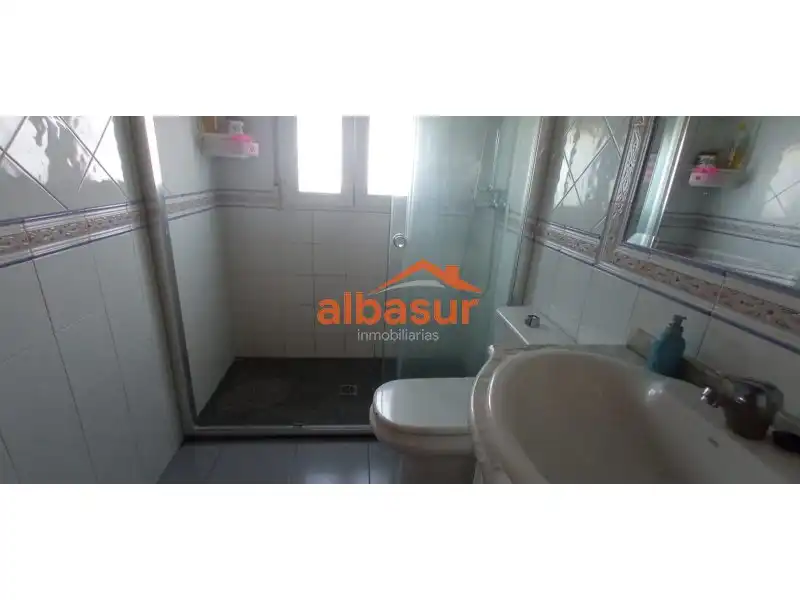 Baño de Casa o chalet en venta en Fernán-Núñez con Jardín privado y Piscina