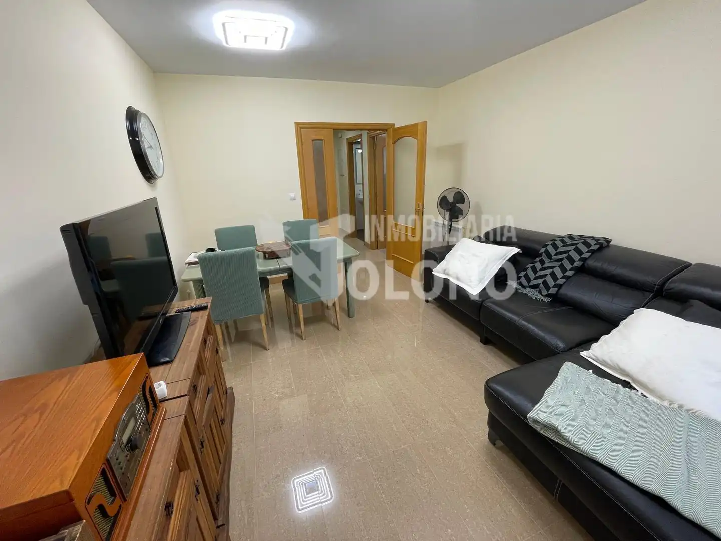 Wohnzimmer von Wohnungen zum Verkauf in Cihuri mit Heizung, Abstellraum und Möbliert