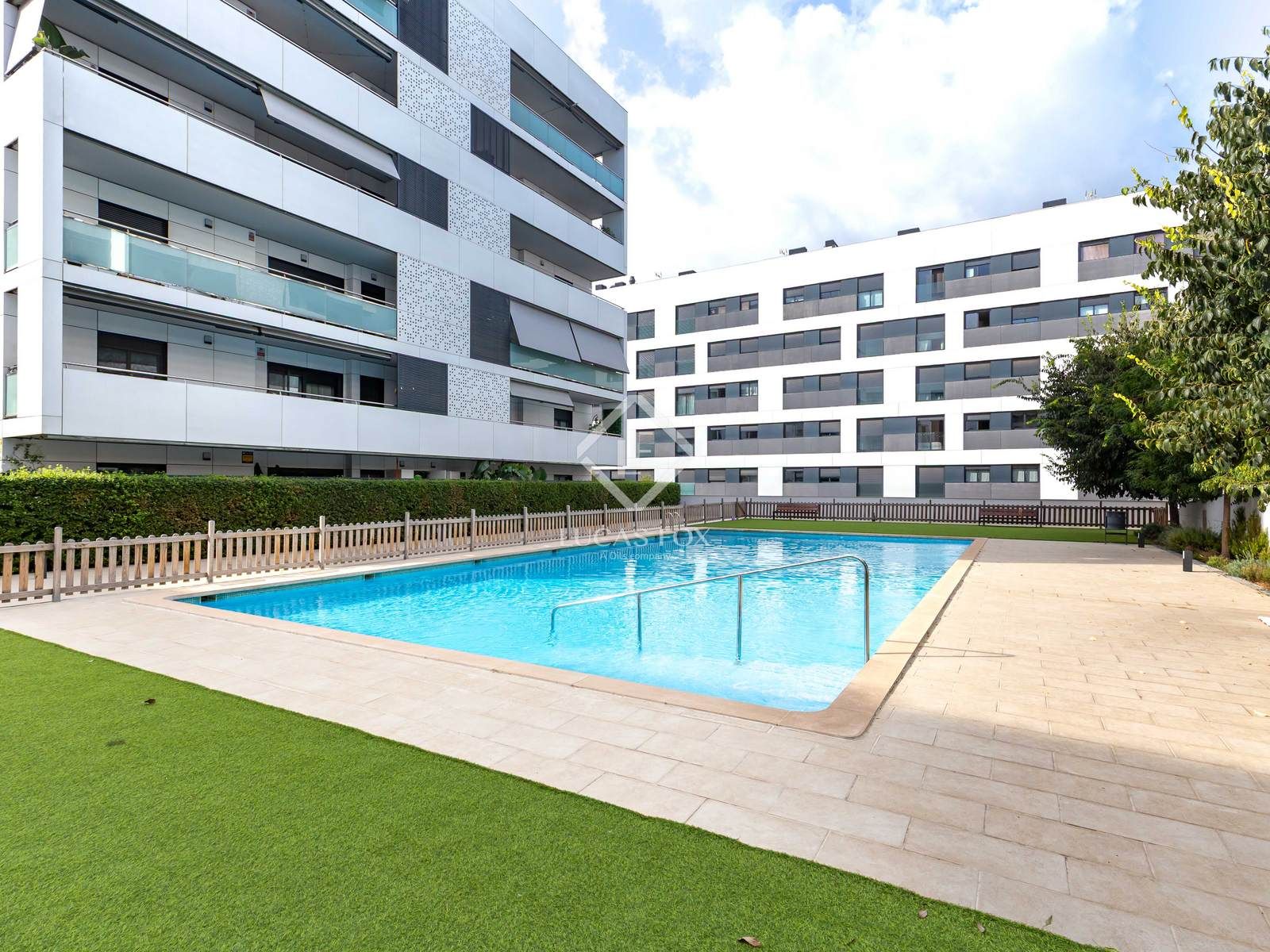 Swimming pool of Flat for sale in Sant Feliu de Llobregat  with Air Conditioner, Heating and Terrace