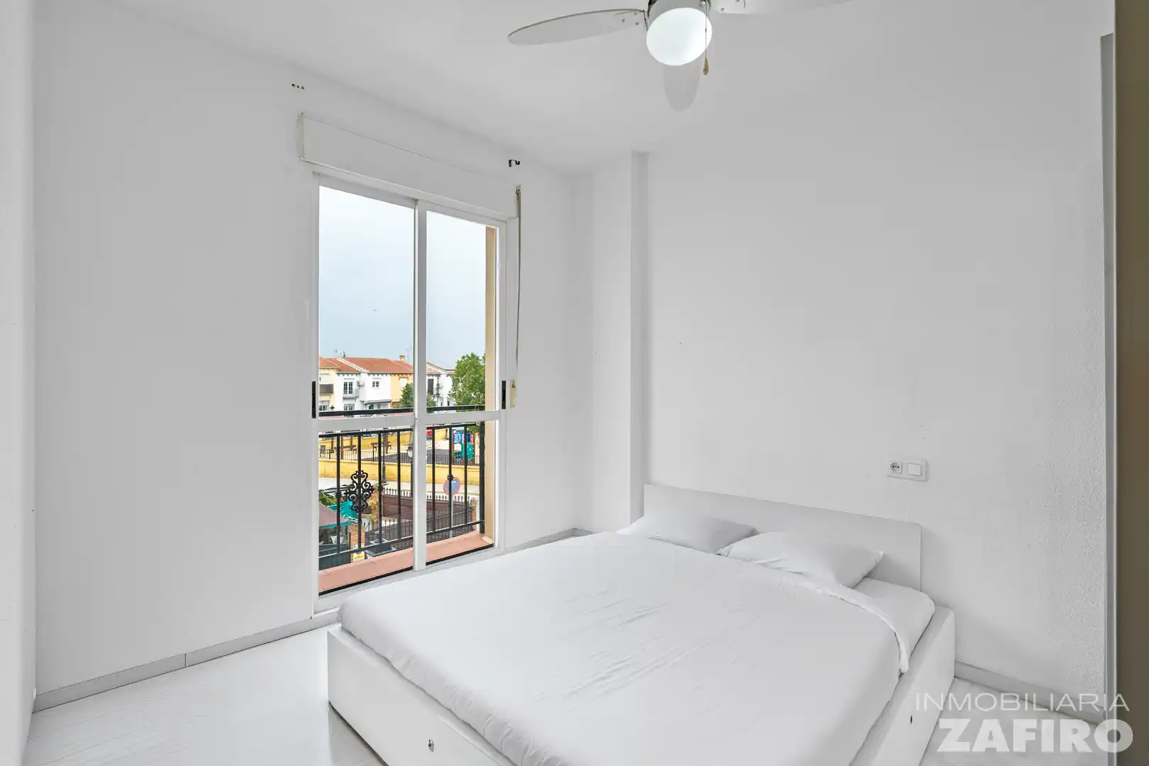 Habitación de Casa adosada en venta en Las Gabias con Trastero y Balcón