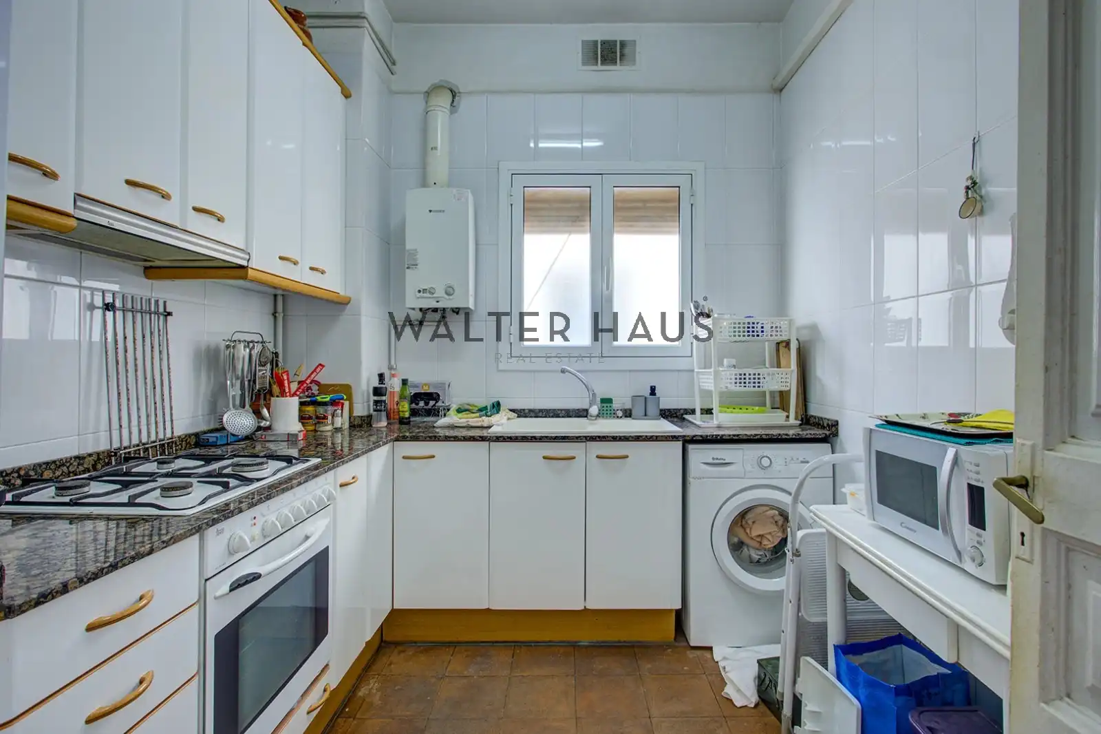 Cocina de Piso en venta en Barcelona con Balcón