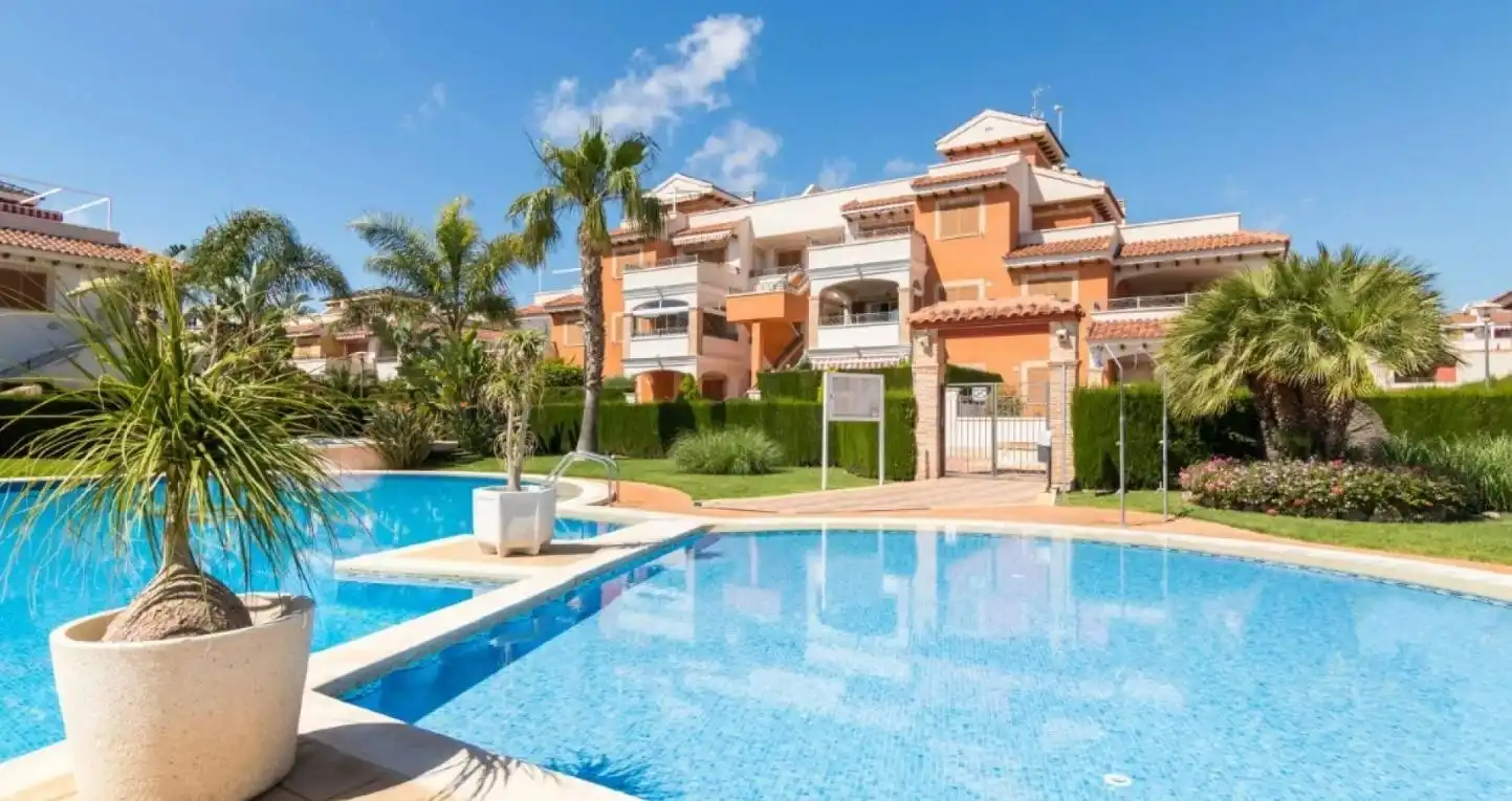 Bungalow with terrace for sale in Calle Abeto, imagen 28