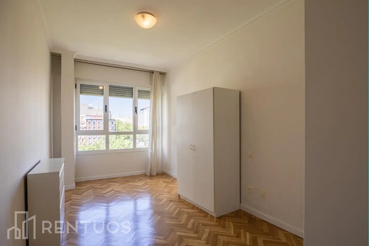 Habitación de Piso de alquiler en Madrid con Aire acondicionado, Parquet y Amueblado