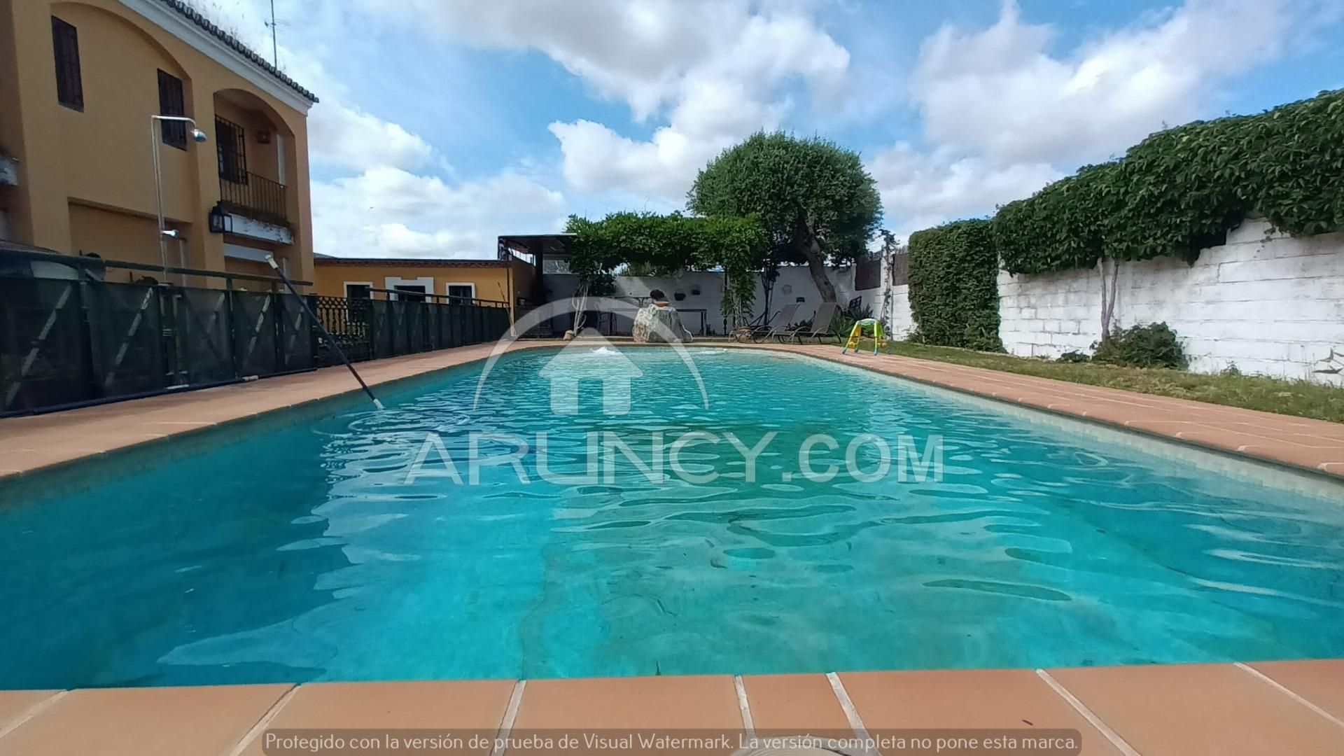 Piscina de Casa o xalet en venda en Alcalá de Guadaira amb Aire condicionat, Calefacció i Jardí privat